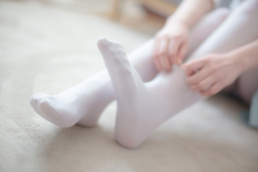 《水嫩白丝》 [森萝财团] R15-003 写真集[94P]