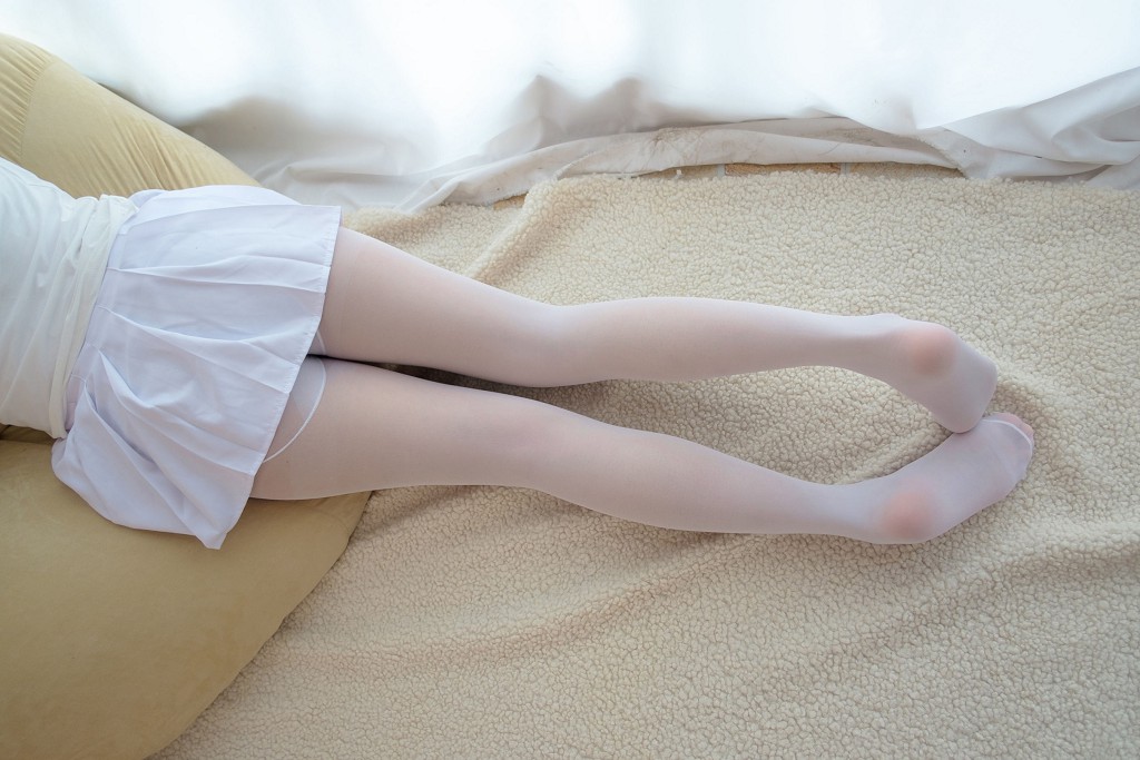 《水嫩嫩的白丝美足》 [森萝财团] R15-006 写真集[71P]