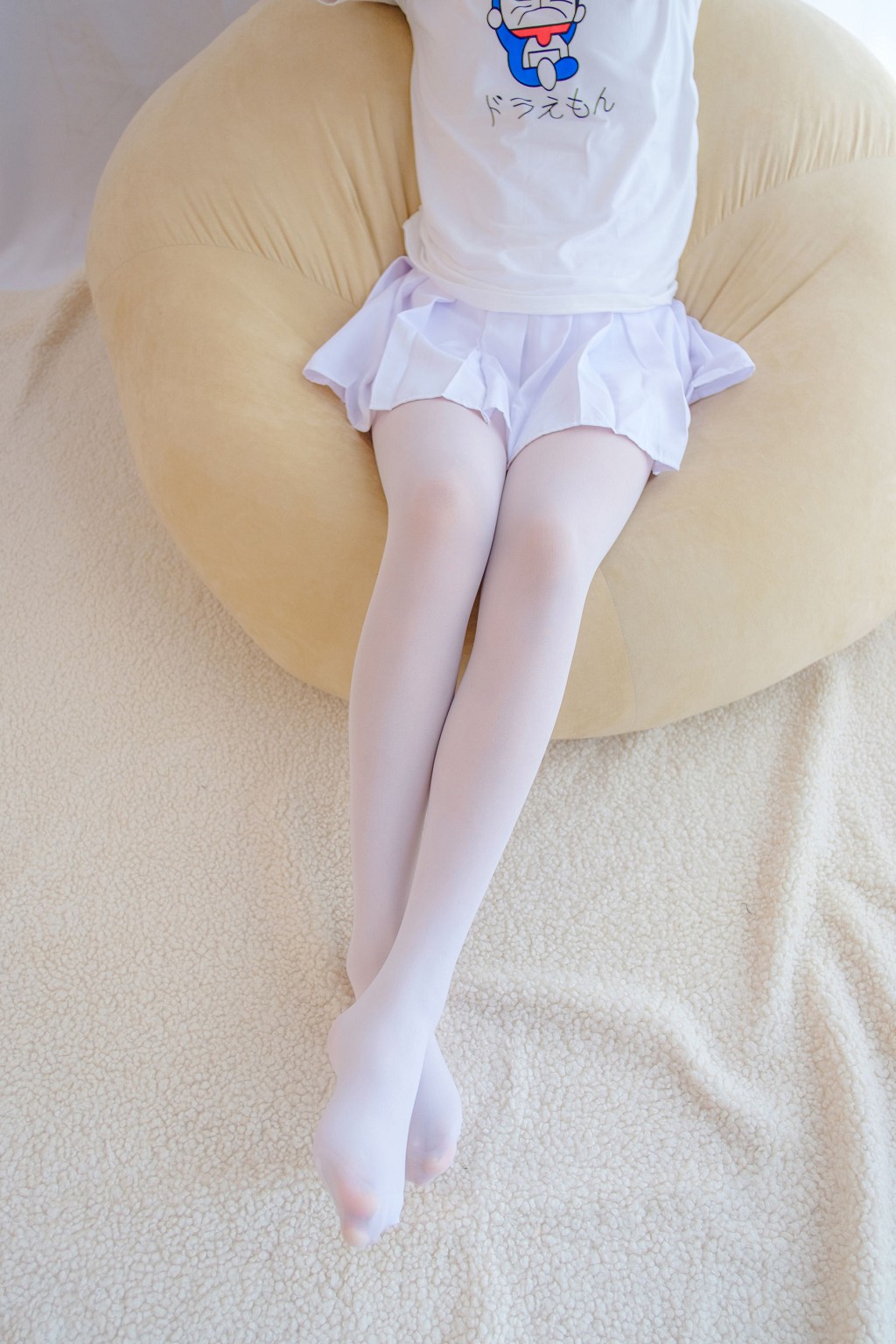 《水嫩嫩的白丝美足》 [森萝财团] R15-006 写真集[71P]