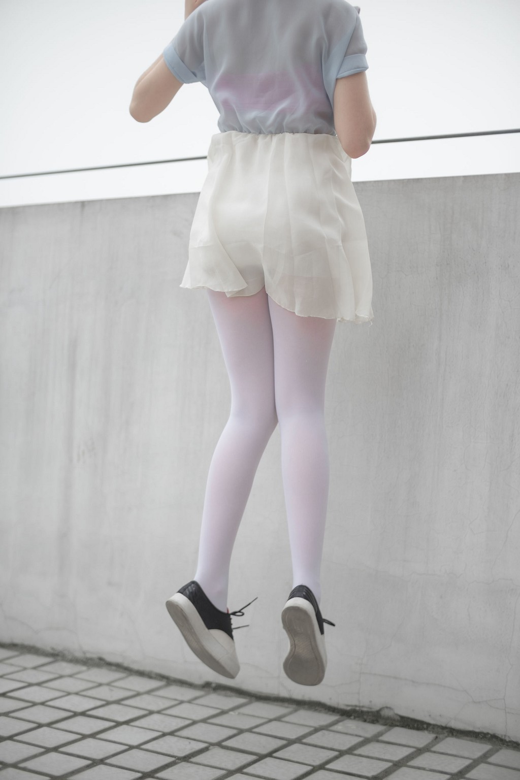 《窗台上的薄纱少女》 [森萝财团] R15-007 写真集[83P]