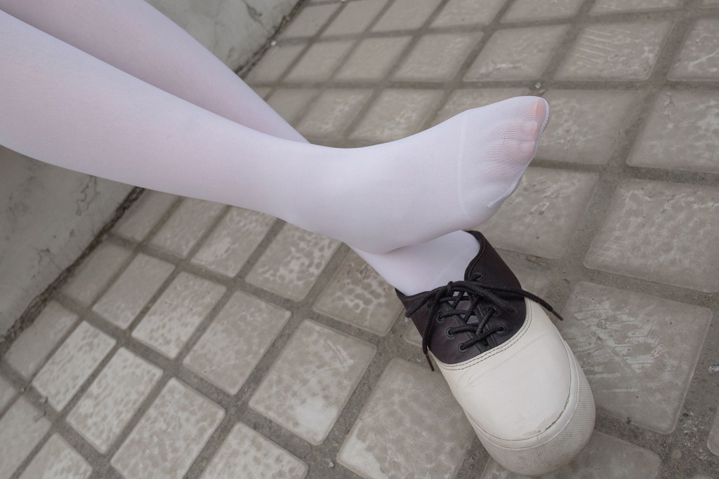 《窗台上的薄纱少女》 [森萝财团] R15-007 写真集[83P]