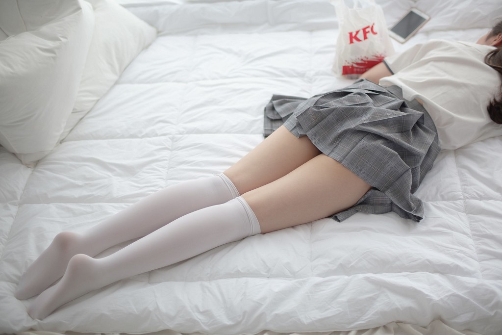 《床上JK白丝》 [森萝财团] R15-009 写真集[84P]