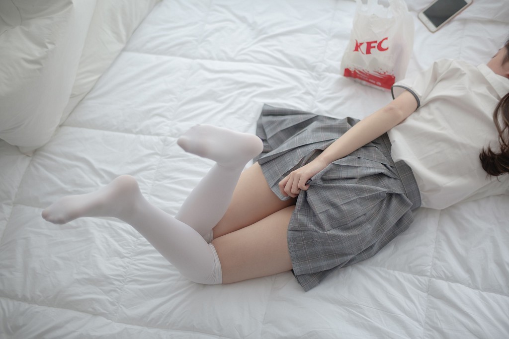 《床上JK白丝》 [森萝财团] R15-009 写真集[84P]