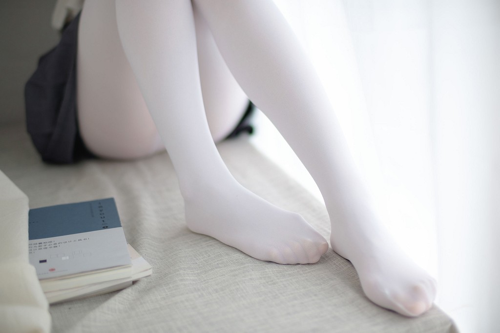 《羞嗒嗒的白丝MM》 [森萝财团] R15-010 写真集[94P]