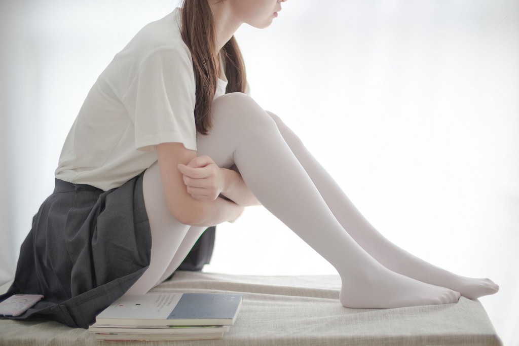 《羞嗒嗒的白丝MM》 [森萝财团] R15-010 写真集[94P]