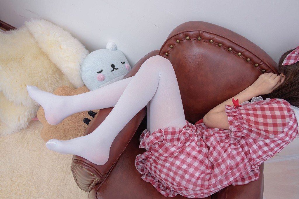 《红色格子裙白丝MM》 [森萝财团] R15-011 写真集[67P]