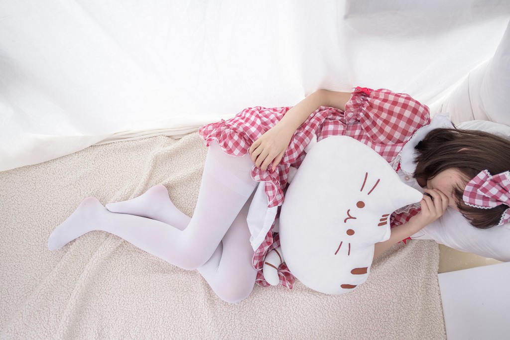 《红色格子裙白丝MM》 [森萝财团] R15-011 写真集[67P]