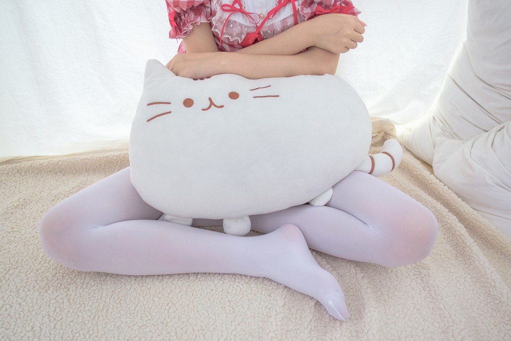 《红色格子裙白丝MM》 [森萝财团] R15-011 写真集[67P]