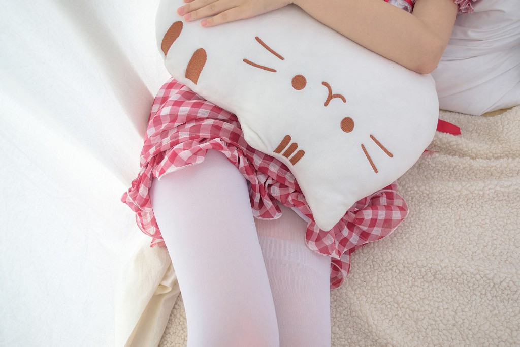 《红色格子裙白丝MM》 [森萝财团] R15-011 写真集[67P]