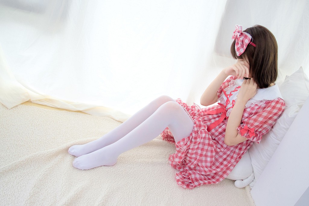 《红色格子裙白丝MM》 [森萝财团] R15-011 写真集[67P]