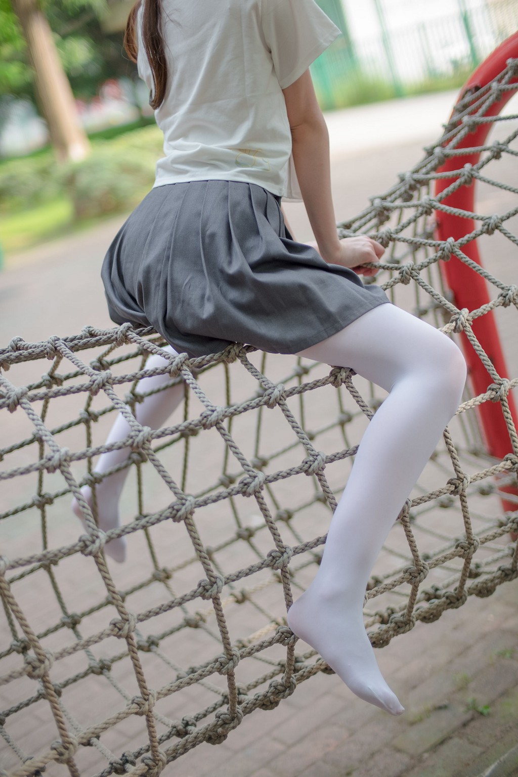 《白丝妹妹游园》 [森萝财团] R15-014 写真集[99P]