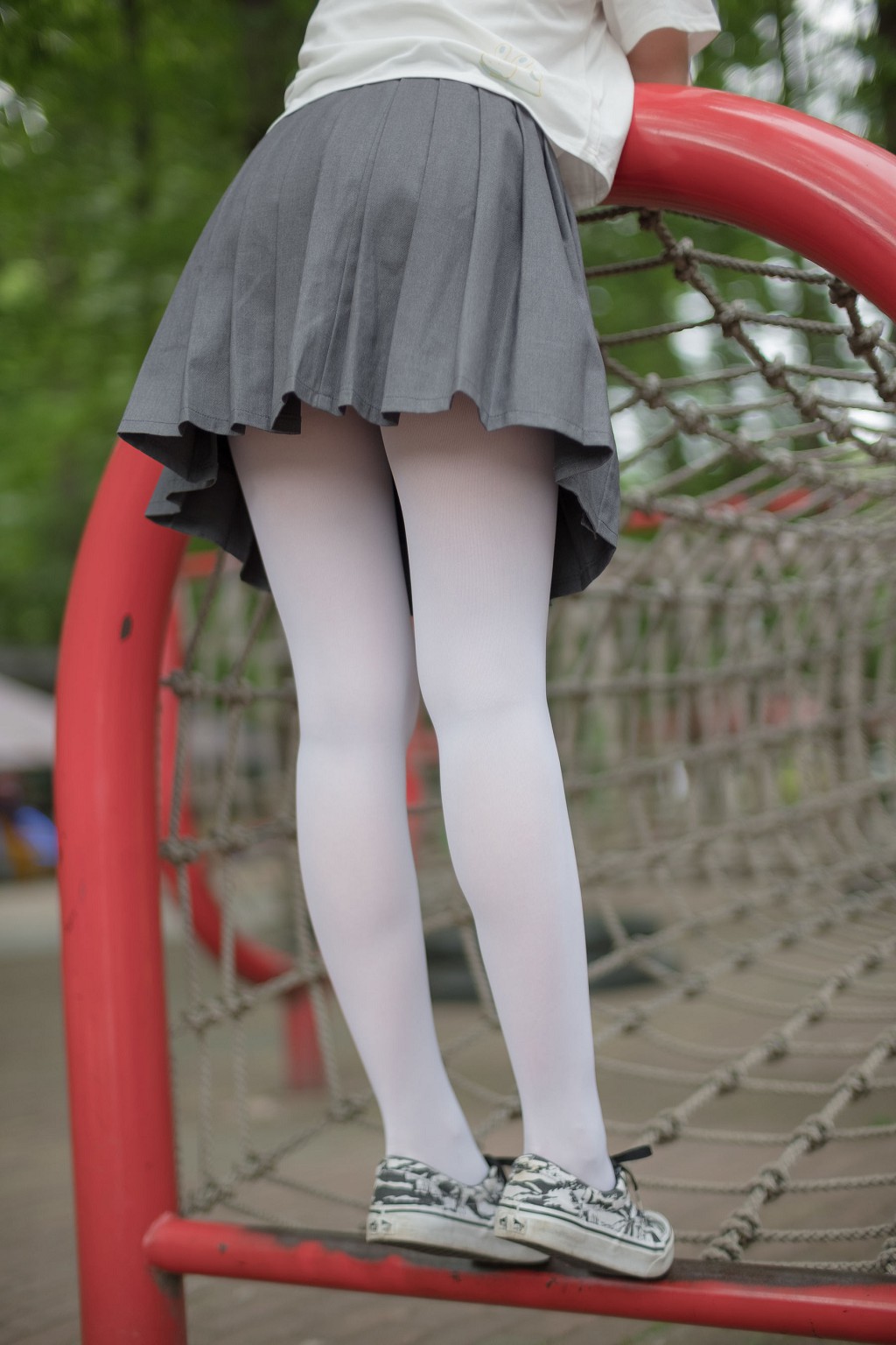 《白丝妹妹游园》 [森萝财团] R15-014 写真集[99P]