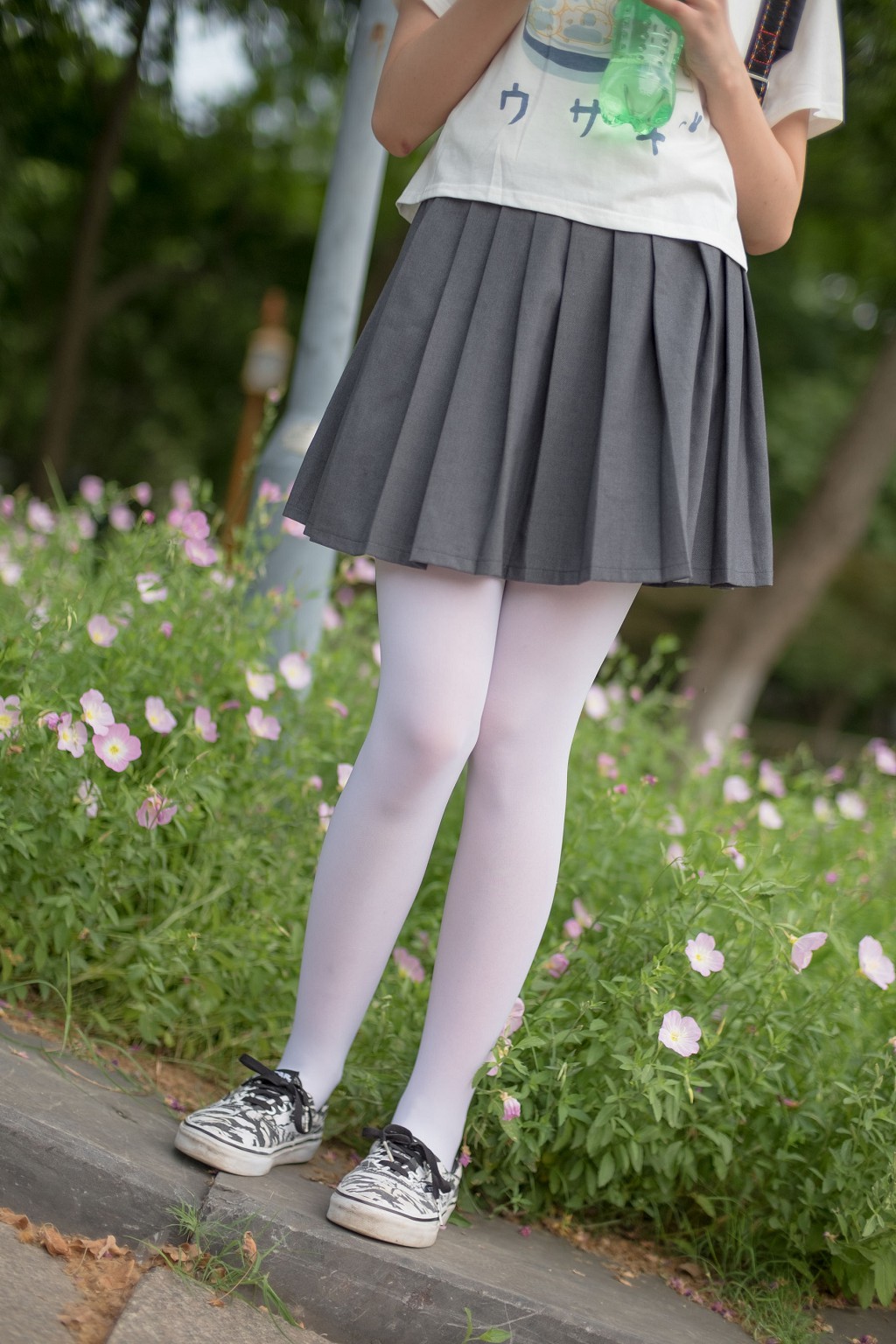 《白丝妹妹游园》 [森萝财团] R15-014 写真集[99P]