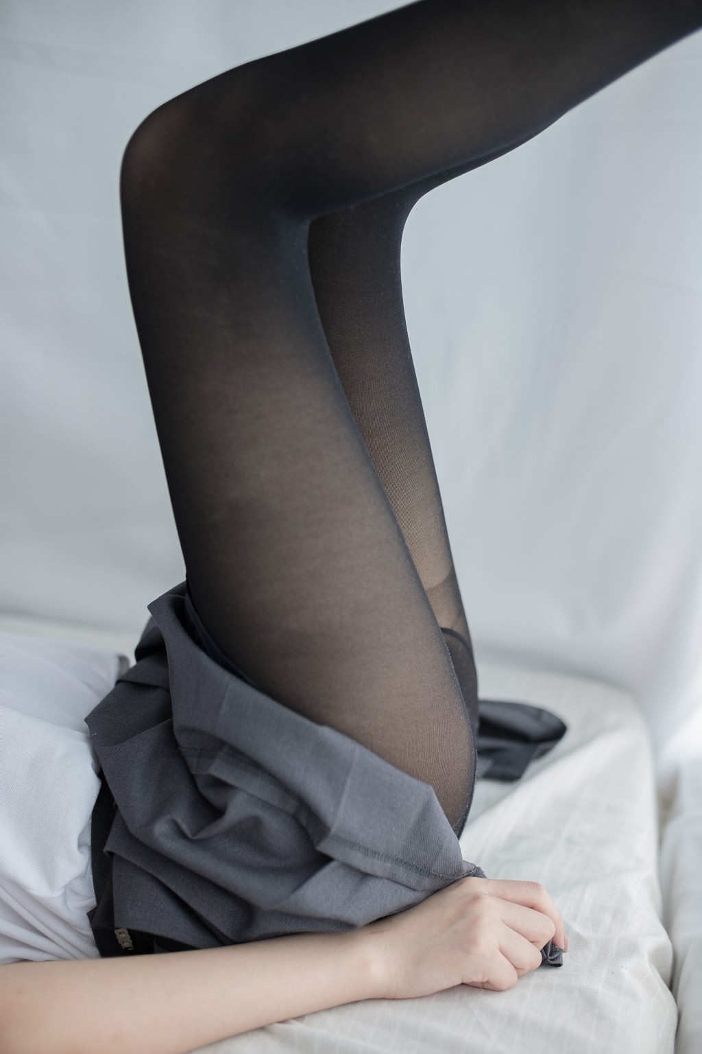 《少女的黑丝》 [森萝财团] R15-017 写真集[78P]