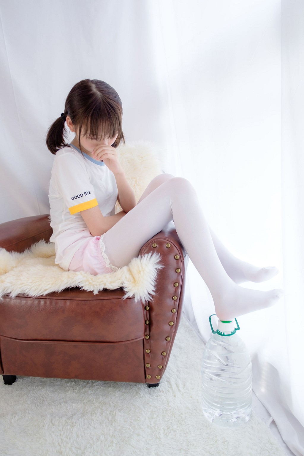 《白丝萝莉玩桶装水》 [森萝财团] R15-015 写真集[77P]