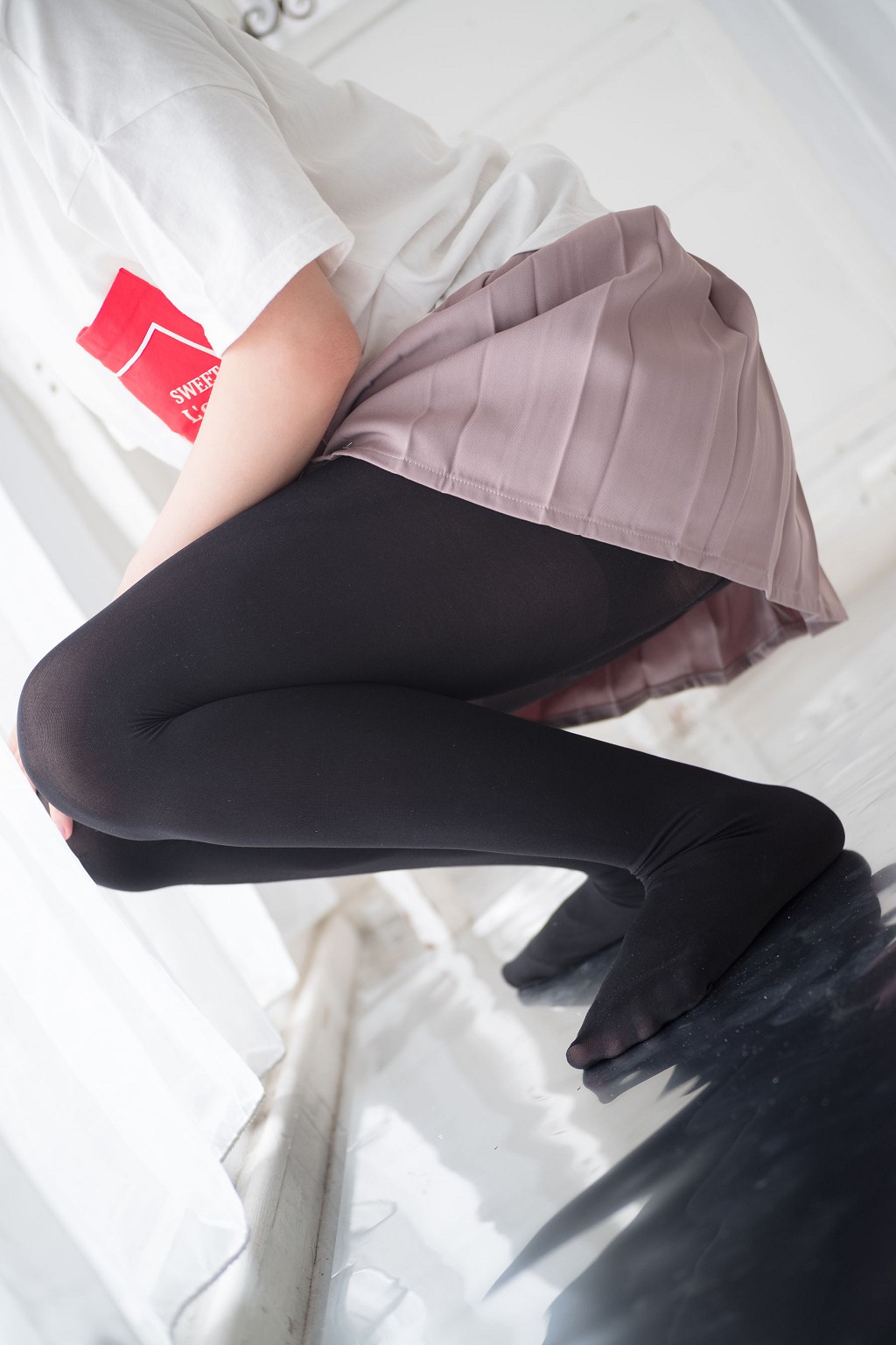 《慢慢脱下你的黑丝》 [森萝财团] R15-029 写真集[78P]