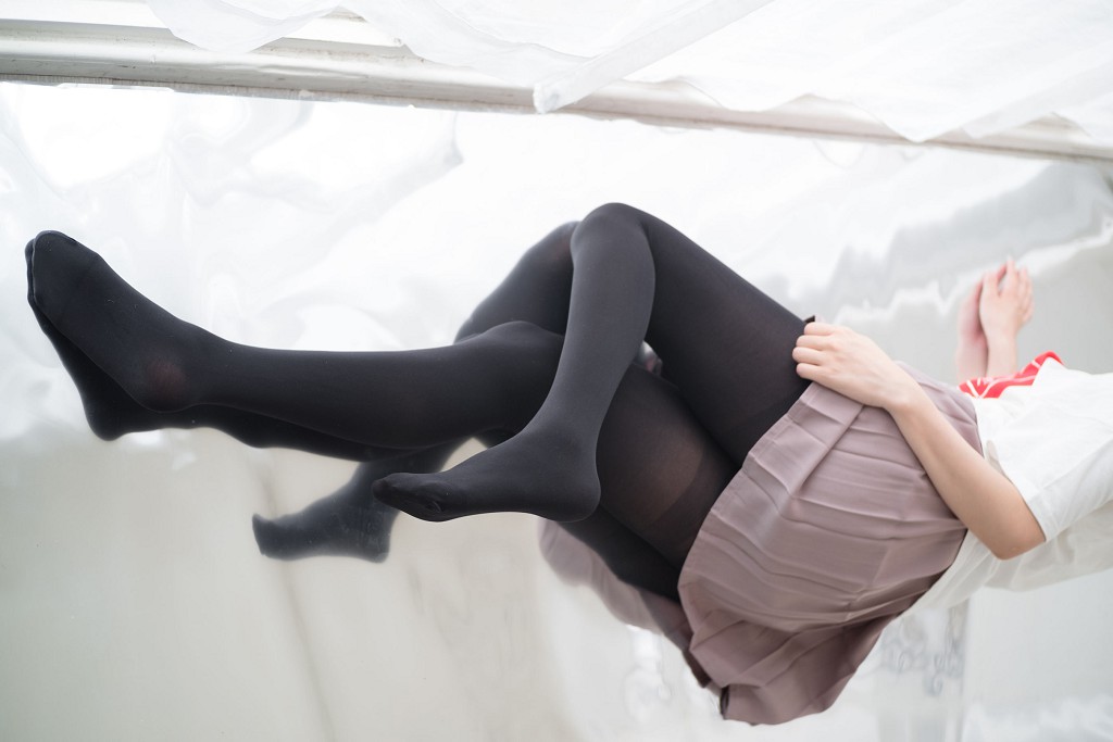 《慢慢脱下你的黑丝》 [森萝财团] R15-029 写真集[78P]