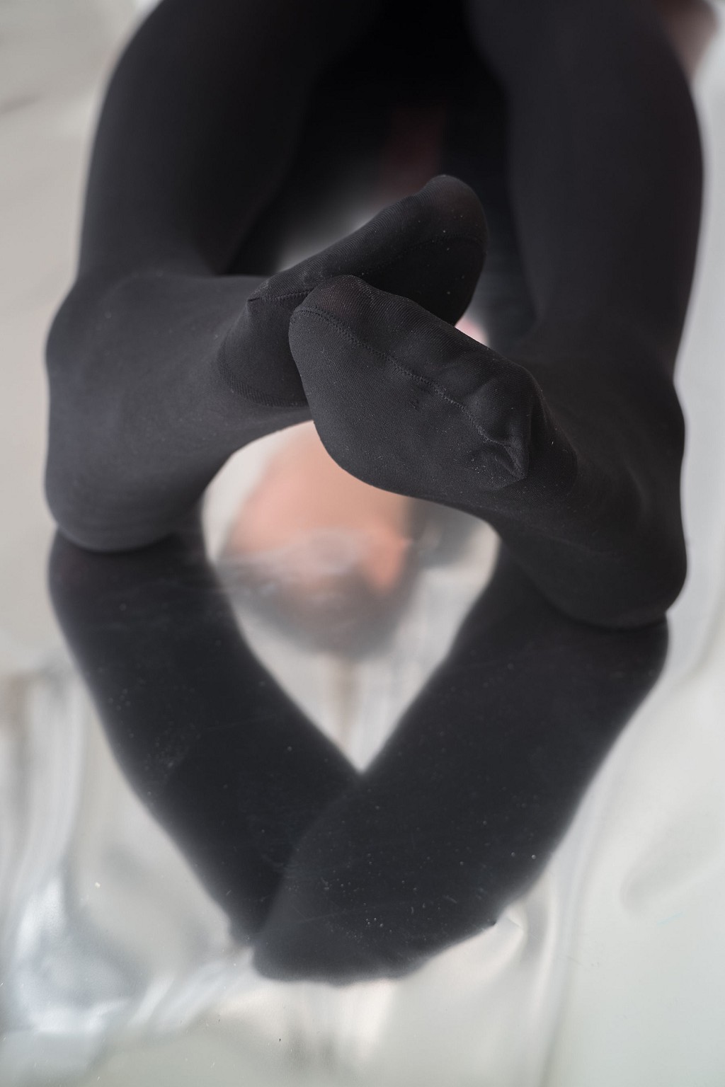 《慢慢脱下你的黑丝》 [森萝财团] R15-029 写真集[78P]