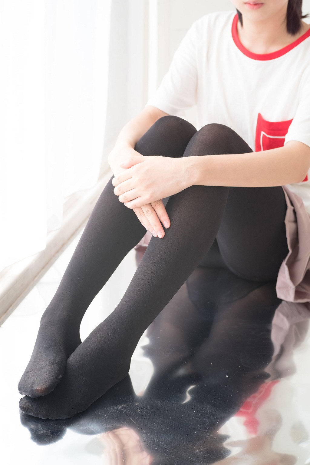 《慢慢脱下你的黑丝》 [森萝财团] R15-029 写真集[78P]