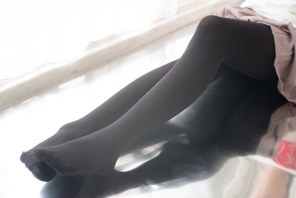 《慢慢脱下你的黑丝》 [森萝财团] R15-029 写真集[78P]