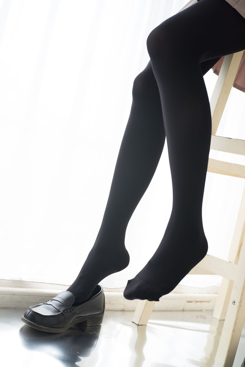 《慢慢脱下你的黑丝》 [森萝财团] R15-029 写真集[78P]