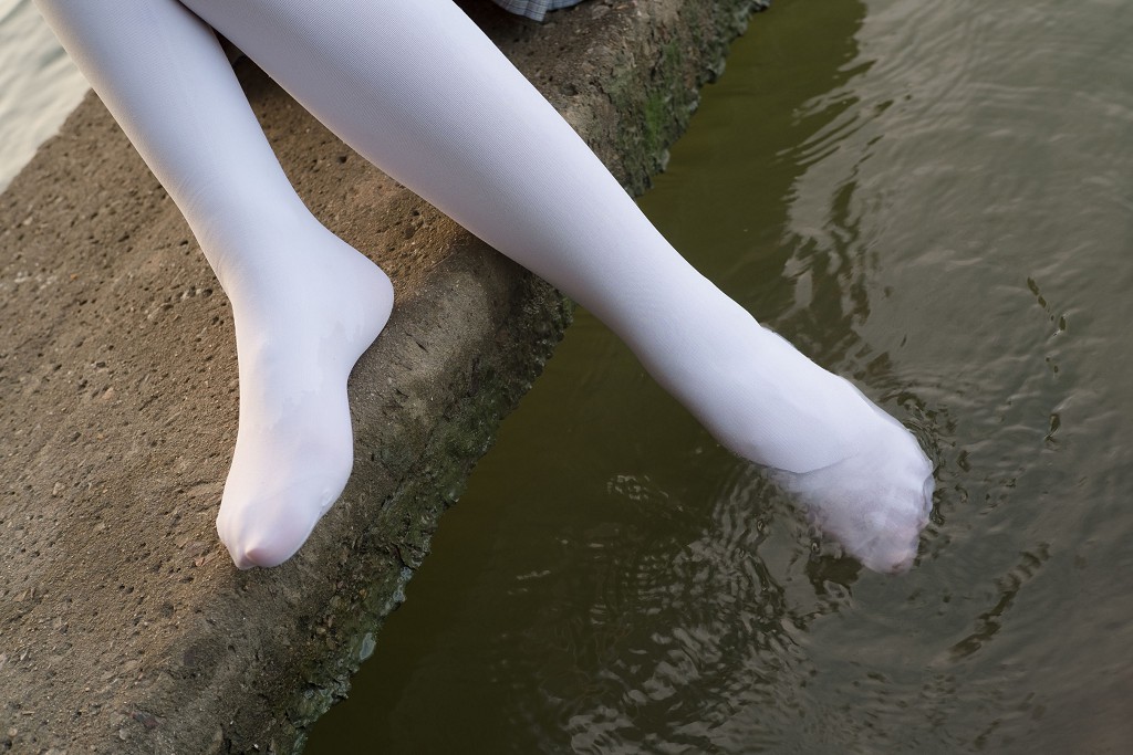 《湖边戏水白丝》 [森萝财团] R15-032 写真集[113P]