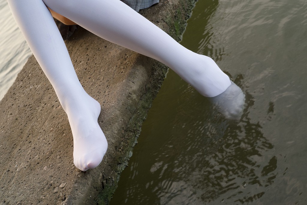 《湖边戏水白丝》 [森萝财团] R15-032 写真集[113P]