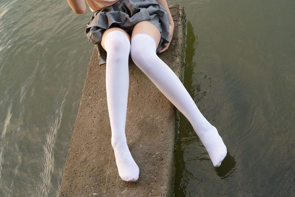 《湖边戏水白丝》 [森萝财团] R15-032 写真集[113P]