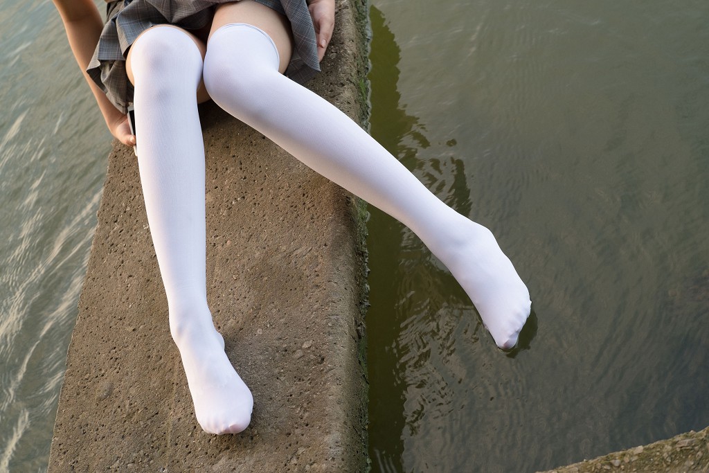 《湖边戏水白丝》 [森萝财团] R15-032 写真集[113P]