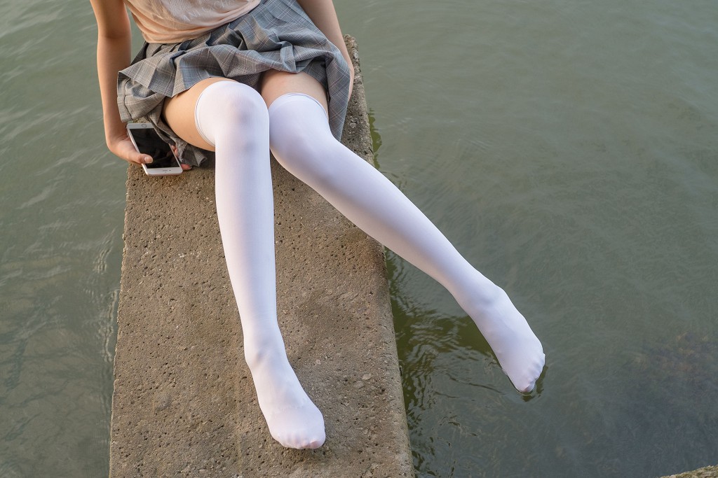 《湖边戏水白丝》 [森萝财团] R15-032 写真集[113P]