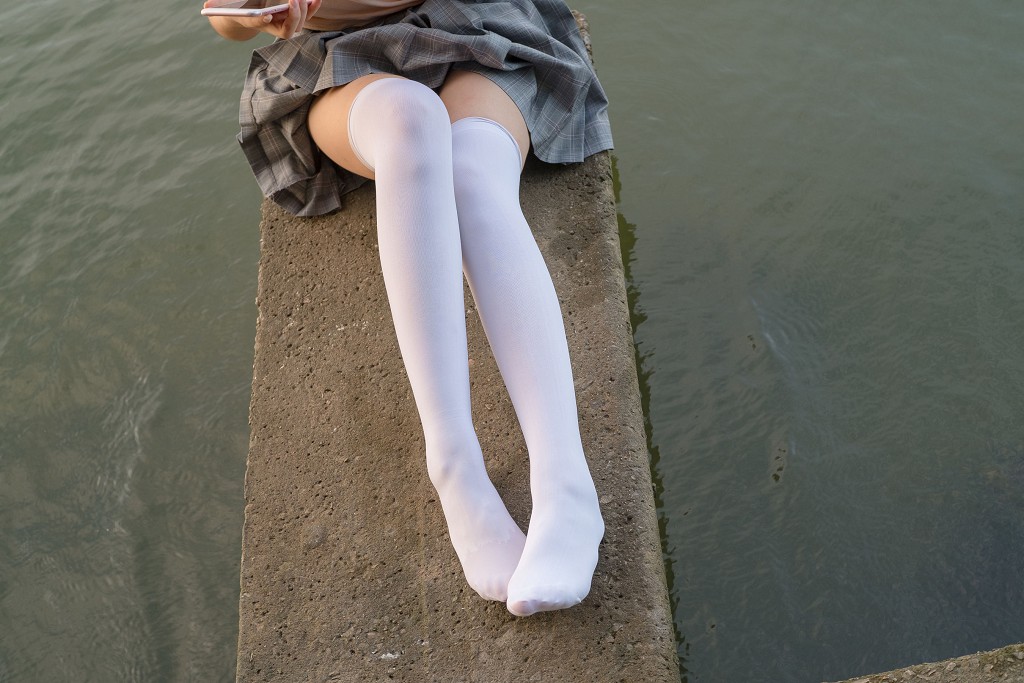 《湖边戏水白丝》 [森萝财团] R15-032 写真集[113P]