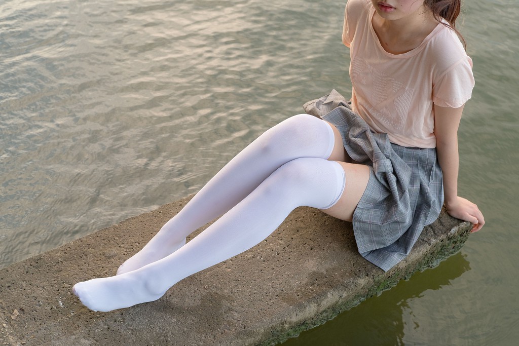 《湖边戏水白丝》 [森萝财团] R15-032 写真集[113P]