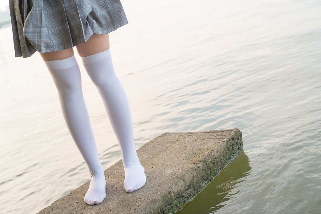 《湖边戏水白丝》 [森萝财团] R15-032 写真集[113P]