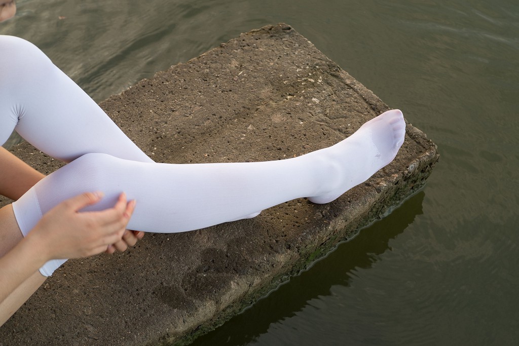 《湖边戏水白丝》 [森萝财团] R15-032 写真集[113P]