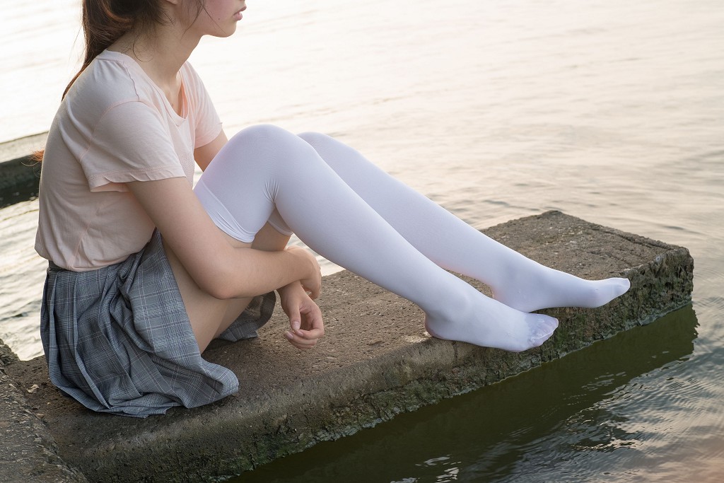 《湖边戏水白丝》 [森萝财团] R15-032 写真集[113P]