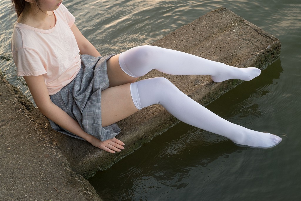 《湖边戏水白丝》 [森萝财团] R15-032 写真集[113P]