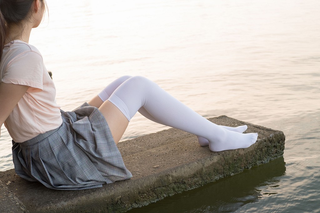 《湖边戏水白丝》 [森萝财团] R15-032 写真集[113P]