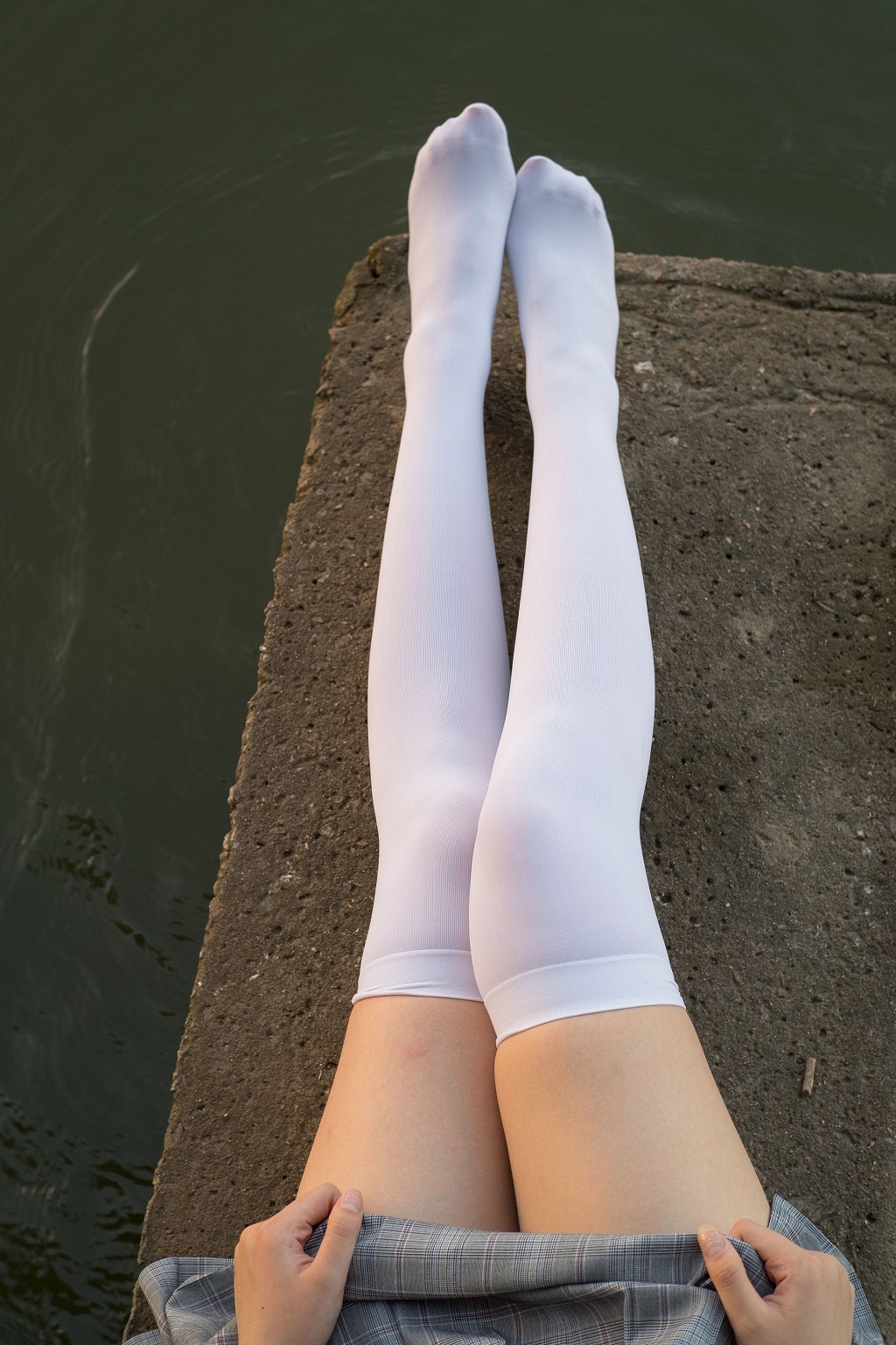 《湖边戏水白丝》 [森萝财团] R15-032 写真集[113P]