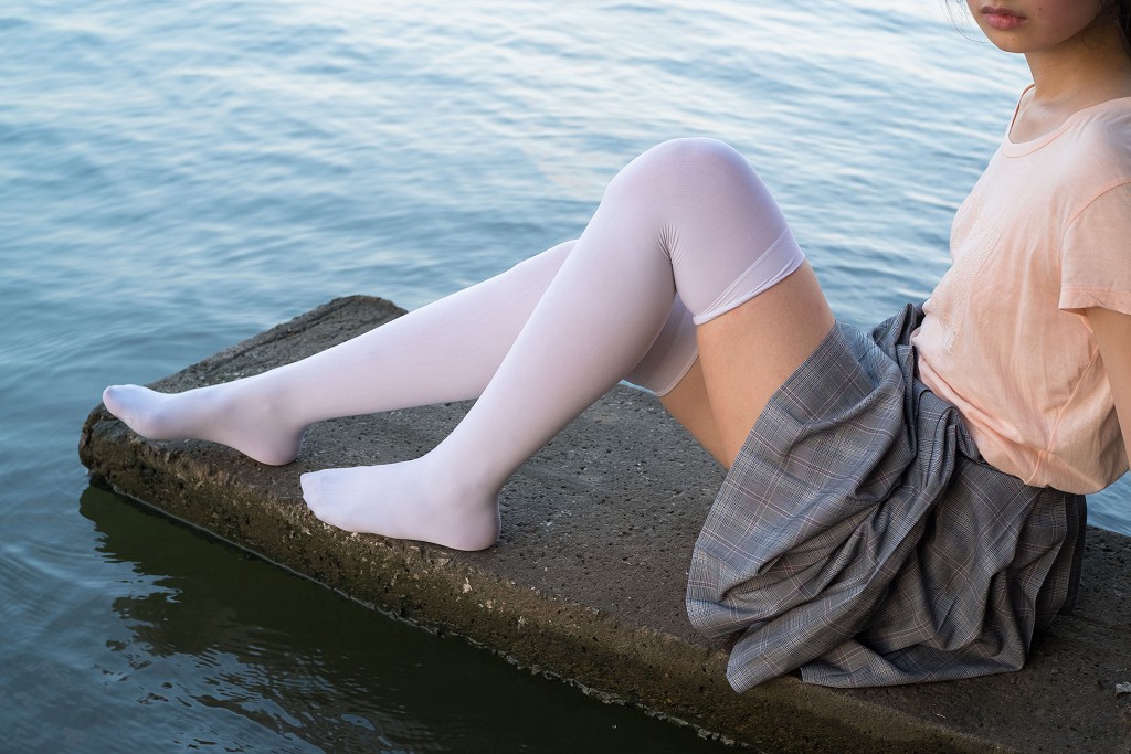 《湖边戏水白丝》 [森萝财团] R15-032 写真集[113P]