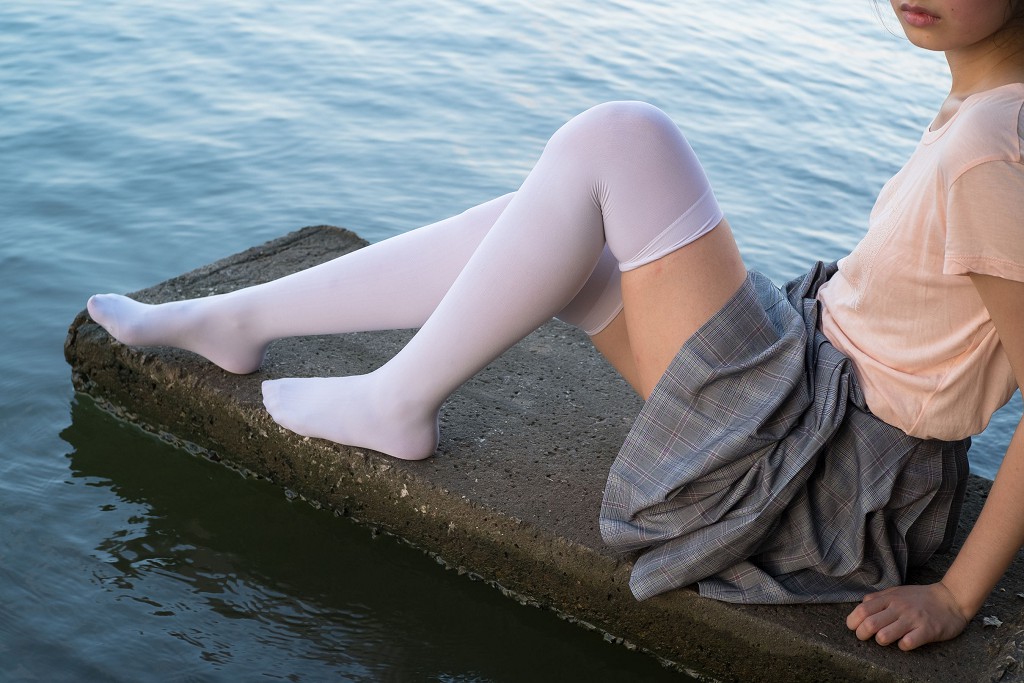 《湖边戏水白丝》 [森萝财团] R15-032 写真集[113P]