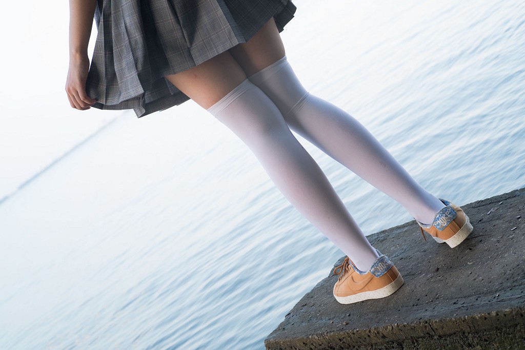 《湖边戏水白丝》 [森萝财团] R15-032 写真集[113P]