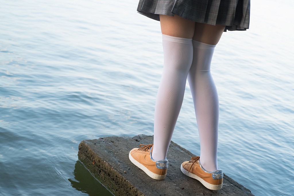 《湖边戏水白丝》 [森萝财团] R15-032 写真集[113P]