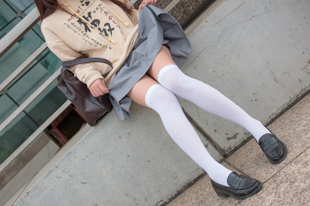 萝莉神楽坂真冬婚纱系列 写真套图