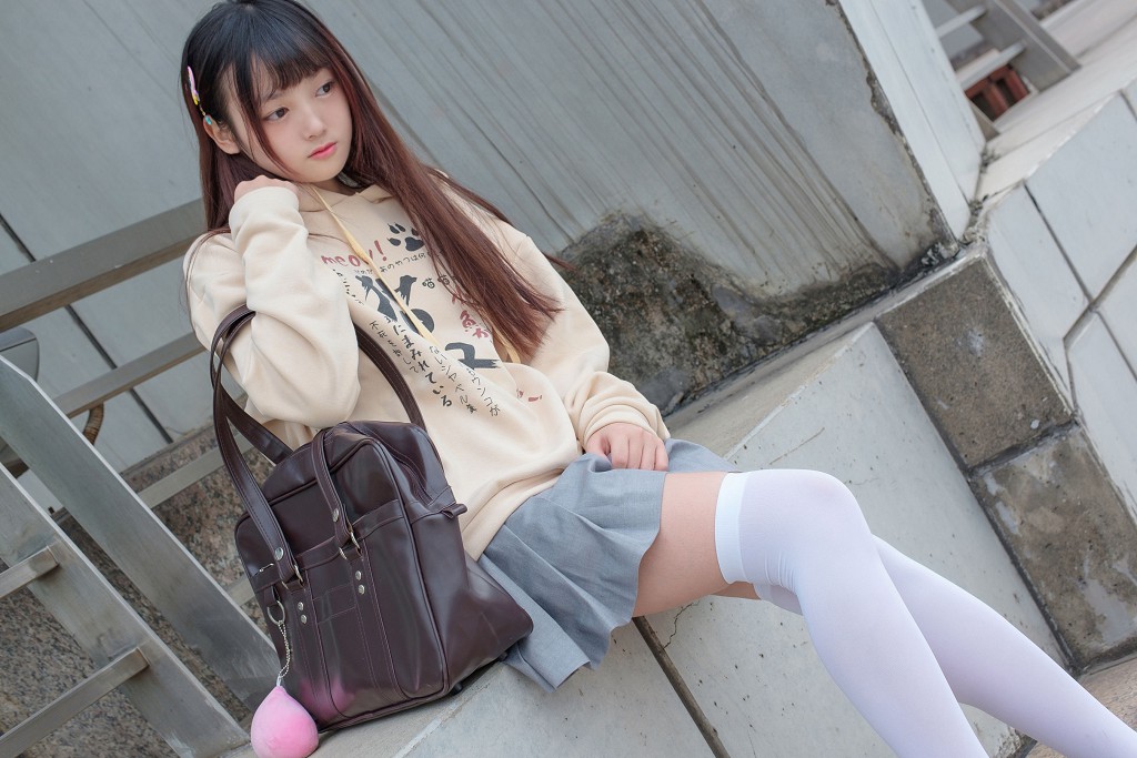 萝莉神楽坂真冬婚纱系列 写真套图