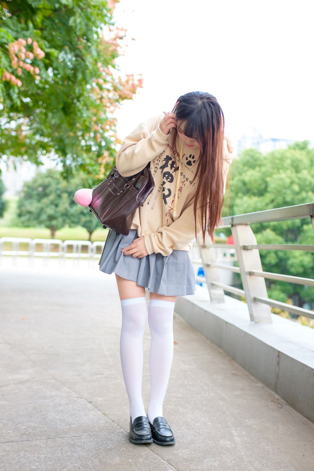 萝莉神楽坂真冬婚纱系列 写真套图