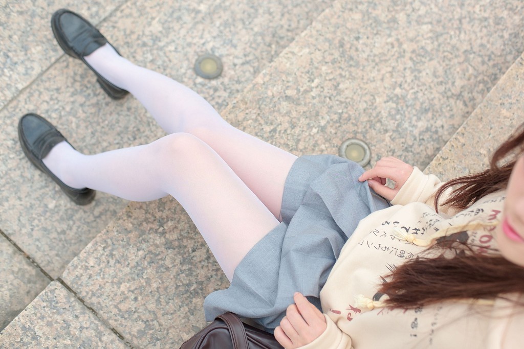 萝莉神楽坂真冬婚纱系列 写真套图