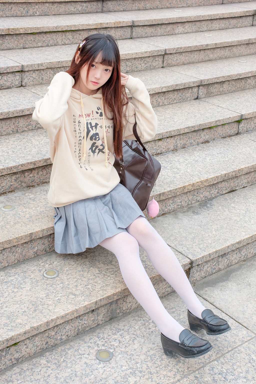 萝莉神楽坂真冬婚纱系列 写真套图