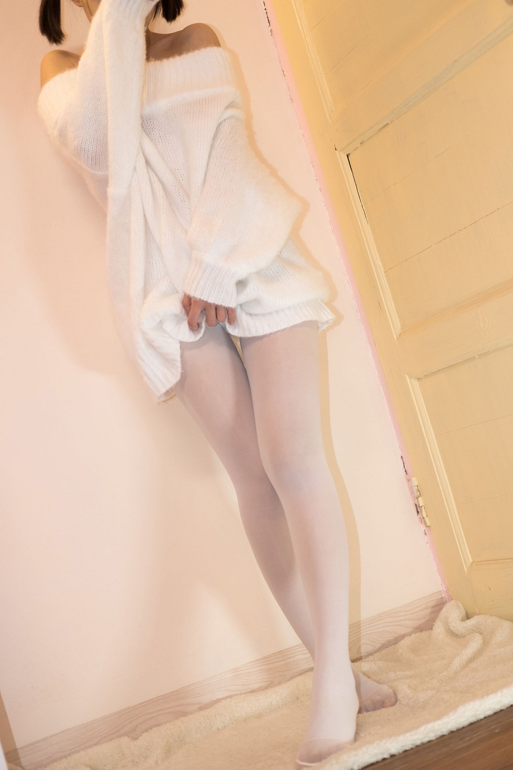 《白丝白毛衣》 [森萝财团] X-012 写真集[110P]