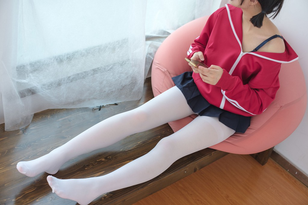 校服白丝美足少女 [森萝财团] [BETA-026] 写真集[78P]