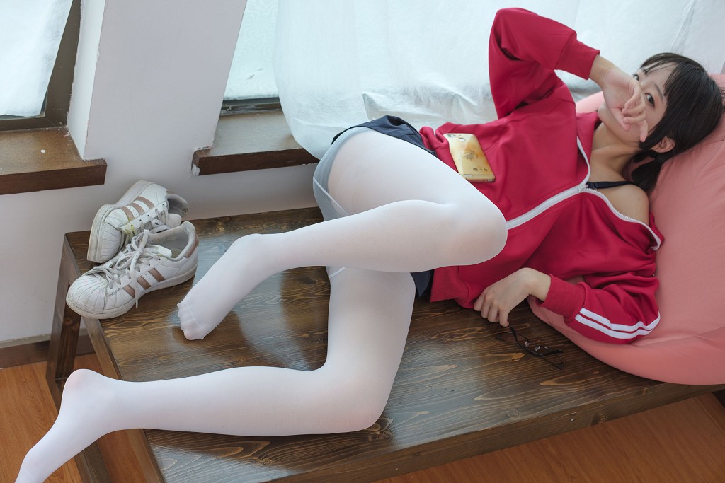 校服白丝美足少女 [森萝财团] [BETA-026] 写真集[78P]